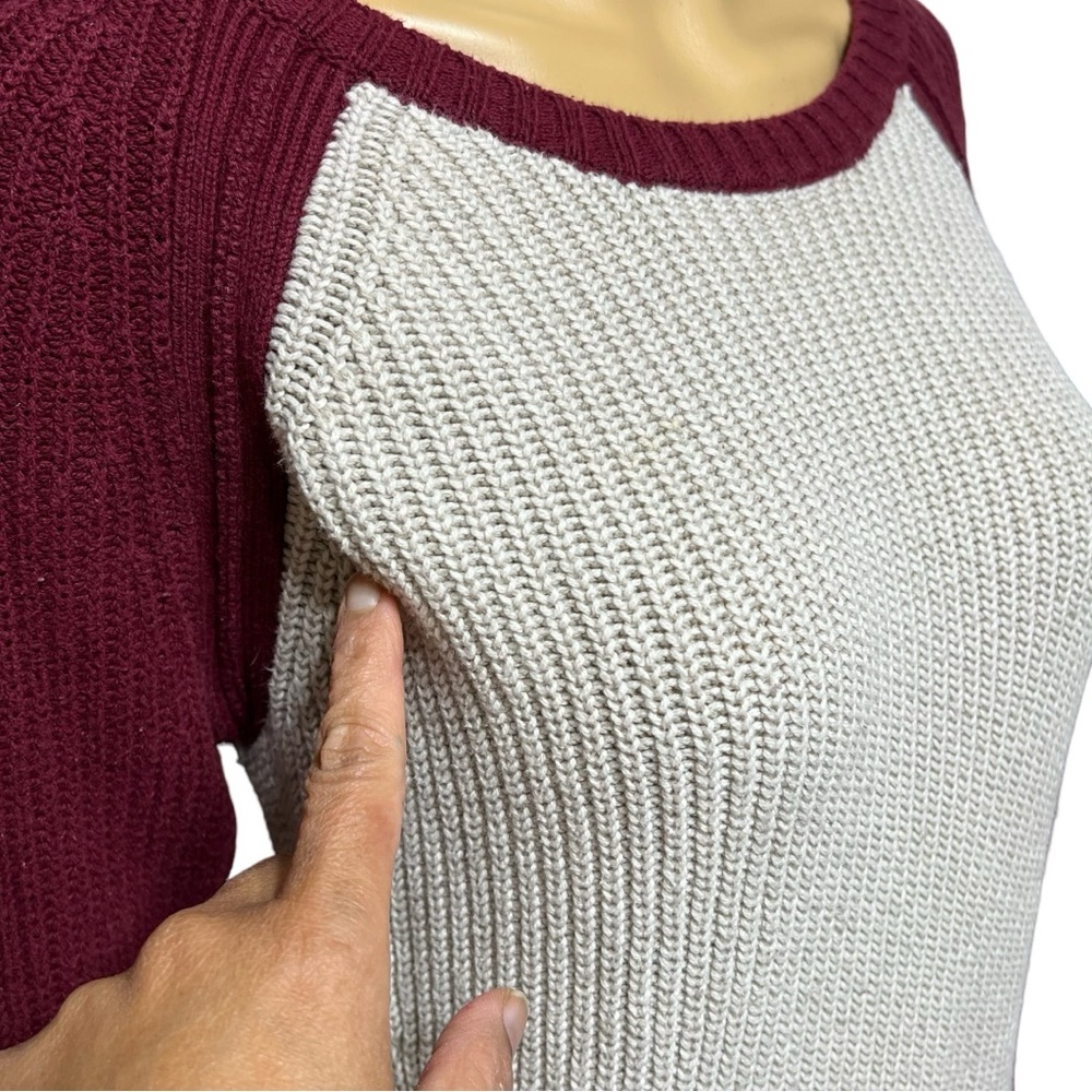 AMERICAN EAGLE OUTFITTERS Sweater Women's Size Medium Maroon Cream Long Sleeve - Picture 7 of 7